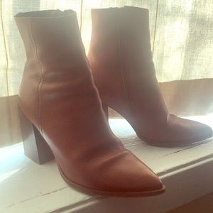 L’intervalle brown boots, size 38